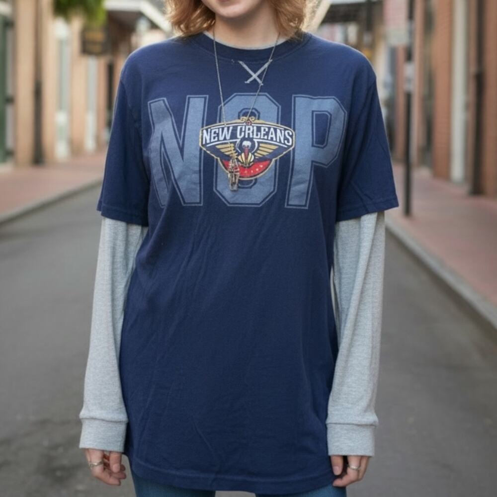 adidas New Orleans Pelicans Mixed Media NBA Ling Sleeve T-shirt EUC